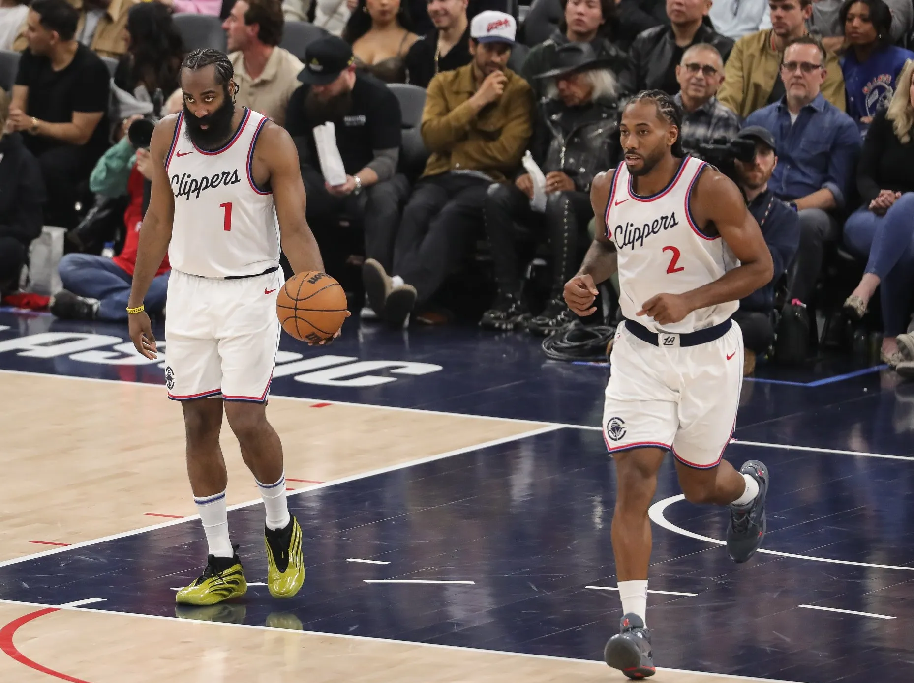 英雄联盟押注-关于赛前NBA季后赛焦点战，洛杉矶快船远射贴柱，话题不断，训练强度明显提升的信息